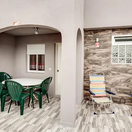 Holiday home Gorgeous In With Kitchen *
