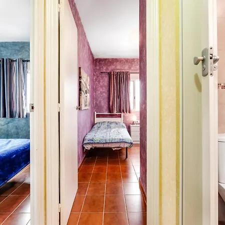 Gorgeous In With Kitchen Holiday home *